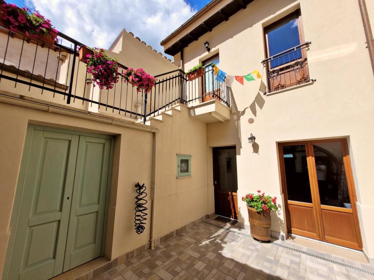 ラクイラ Il Bivacco Del Duomo Bed & Breakfast エクステリア 写真