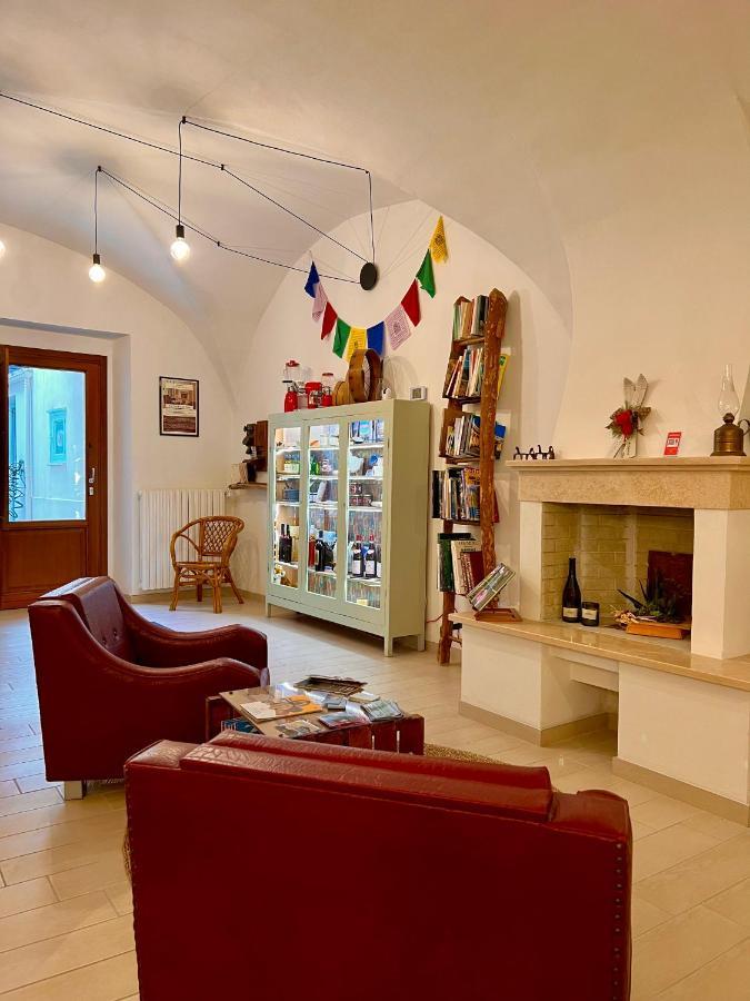 ラクイラ Il Bivacco Del Duomo Bed & Breakfast エクステリア 写真